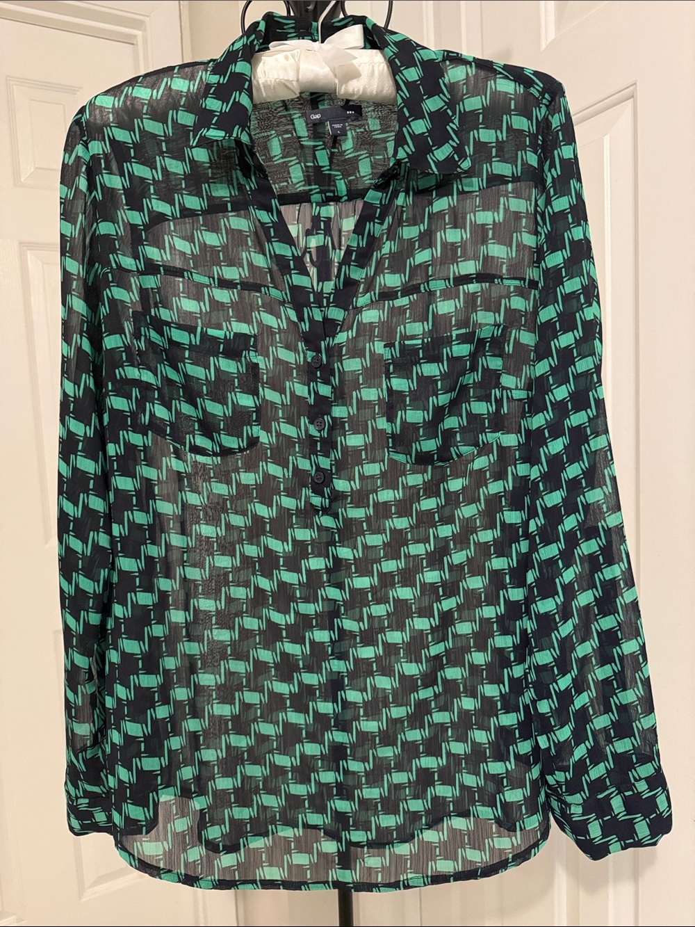 Gap Sheer Geometric Print Blouse Size Large Green Black Roll Tab Career Top